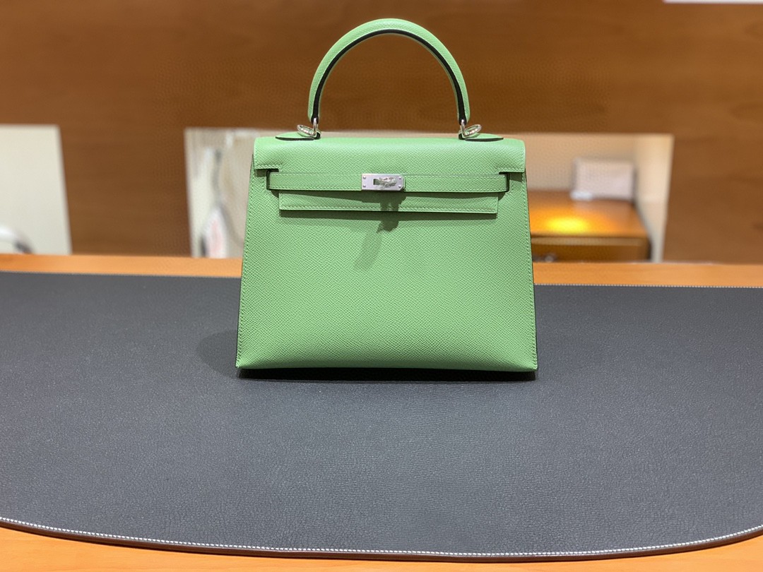 Hermès（爱马仕）Kelly 凯莉包 Epsom 牛油果绿 银扣 25cm