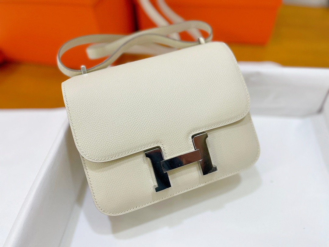 Hermès（爱马仕）Constance 康康 epsom 奶昔白 银扣 19cm