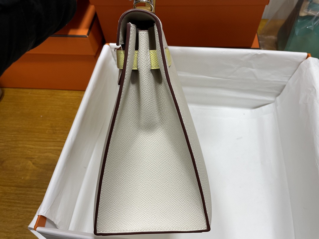 Hermès（爱马仕）kelly 凯莉包 epsom 奶昔白 拼 小鸡黄 拼 芝麻色 银扣 28cm