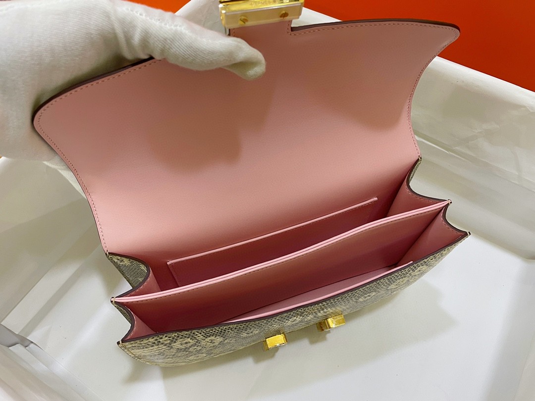 Hermès（爱马仕）Constance 康康 雪花蜥蜴 内拼 樱花粉 金扣 26cm