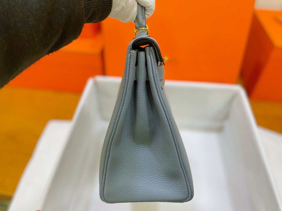 Hermès（爱马仕）Kelly 凯莉包 亚麻蓝 togo 金扣 28cm