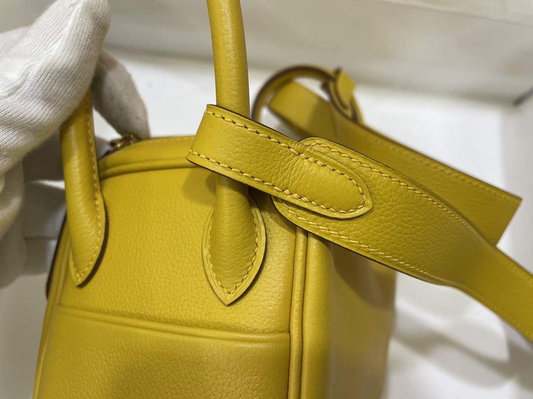 Hermès（爱马仕）mini lindy 迷你琳迪包 Ever color 9D 琥珀黄 金扣 20cm