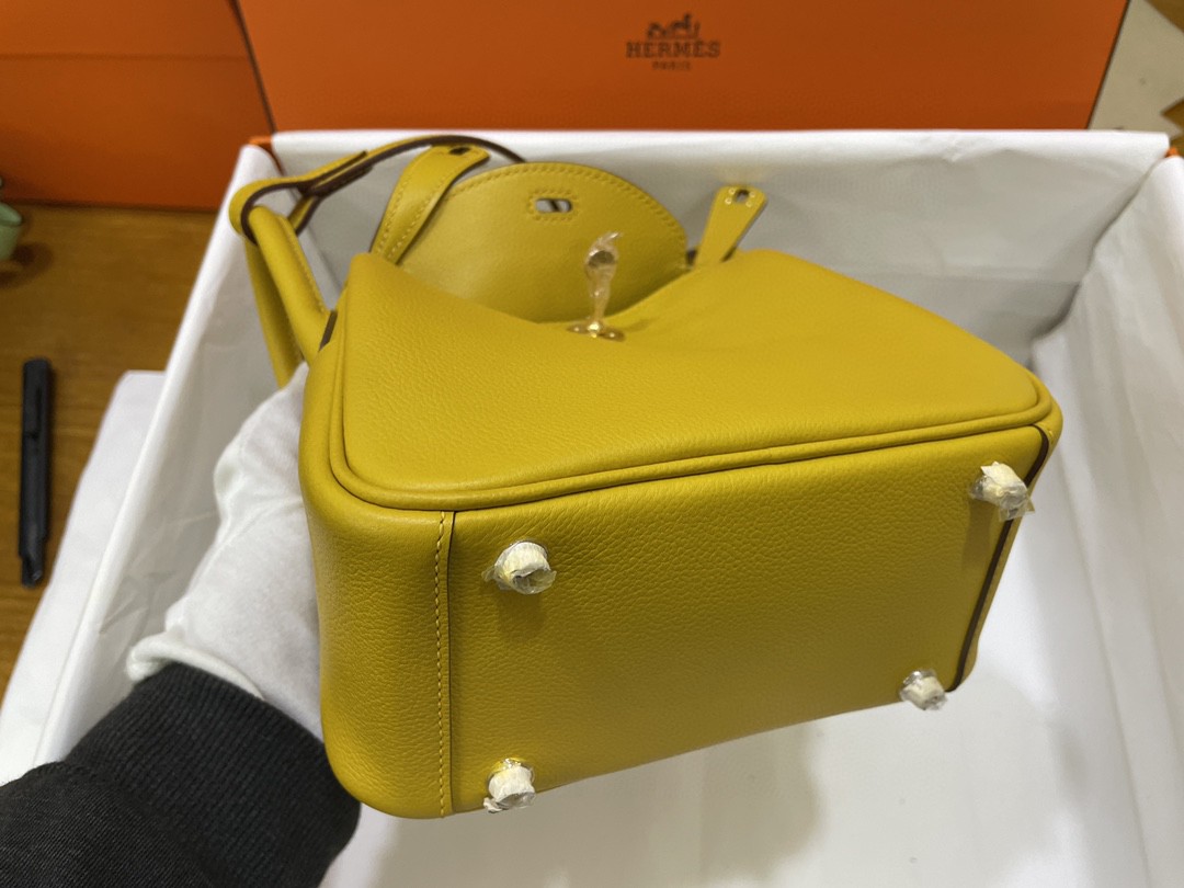 Hermès（爱马仕）mini lindy 迷你琳迪包 Ever color 9D 琥珀黄 金扣 20cm