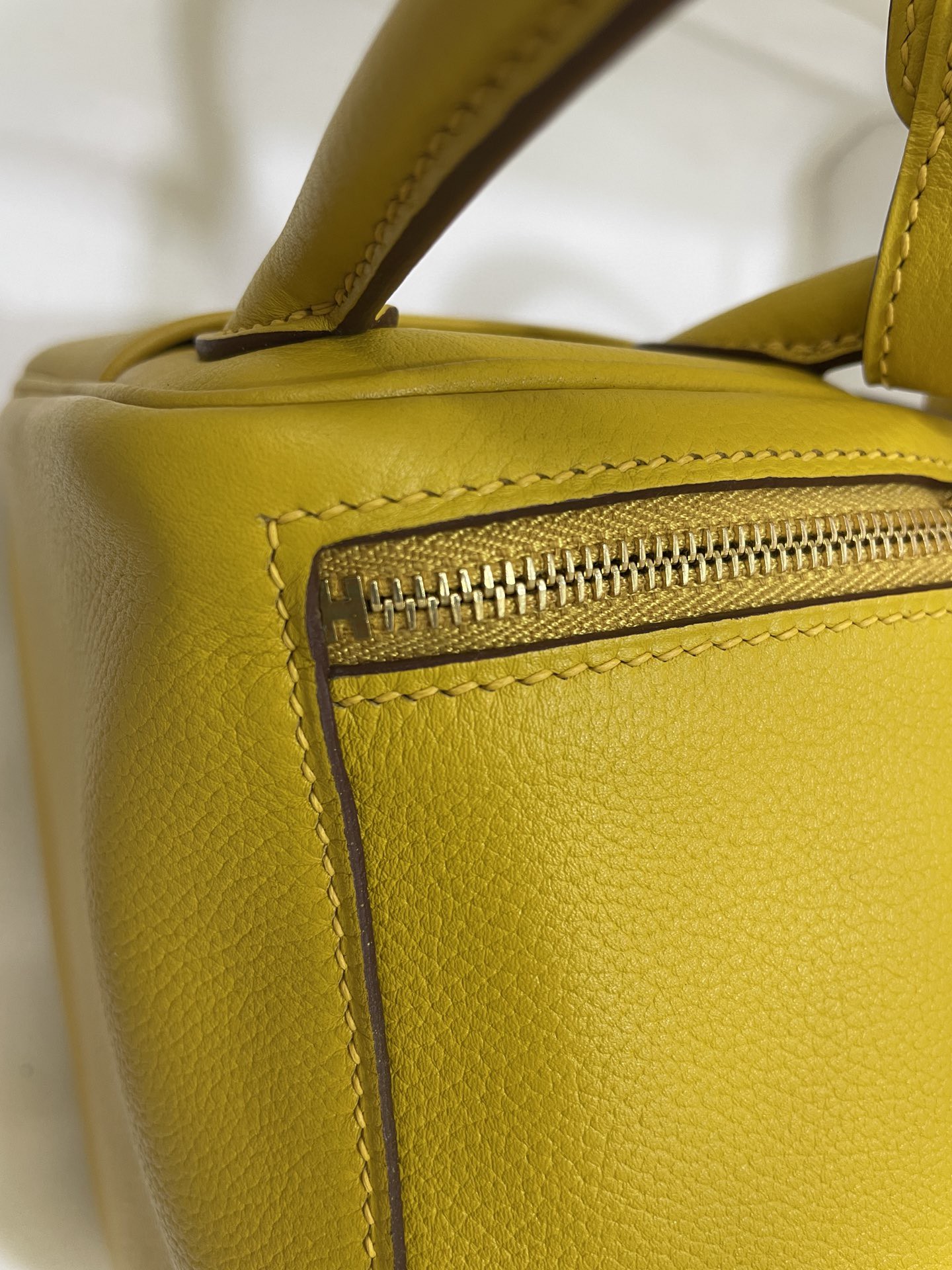 Hermès（爱马仕）mini lindy 迷你琳迪包 Ever color 9D 琥珀黄 金扣 20cm