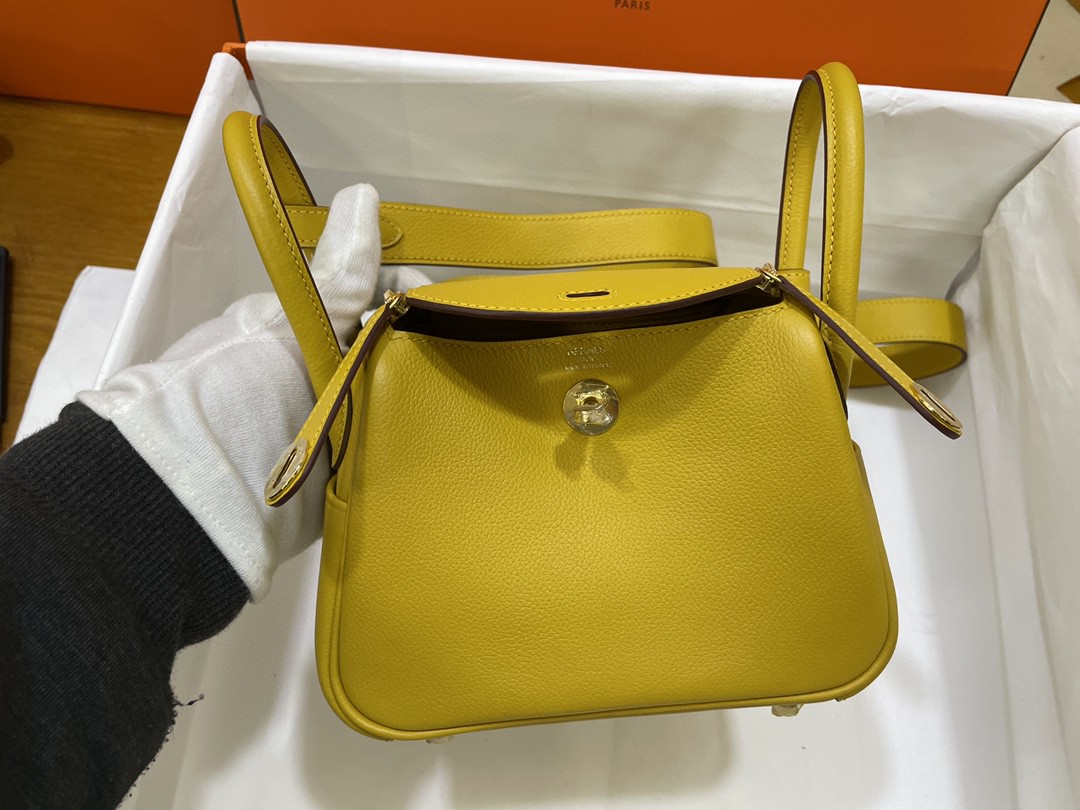 Hermès（爱马仕）mini lindy 迷你琳迪包 Ever color 9D 琥珀黄 金扣 20cm