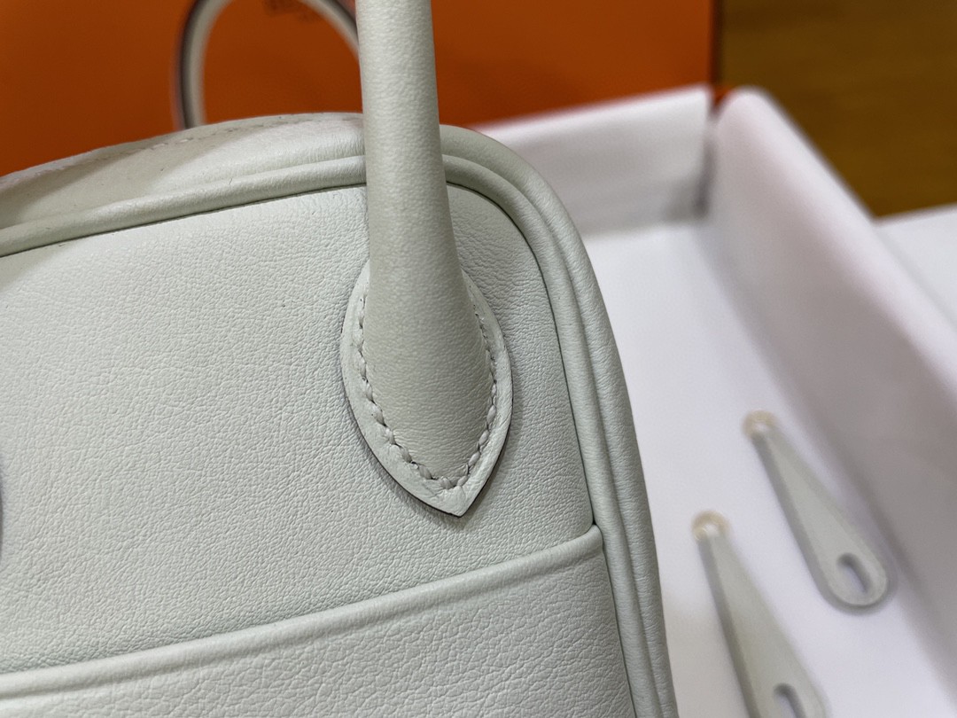 Hermès（爱马仕）Mini lindy 迷你琳迪 Swift i2 奶油白 金扣 20cm