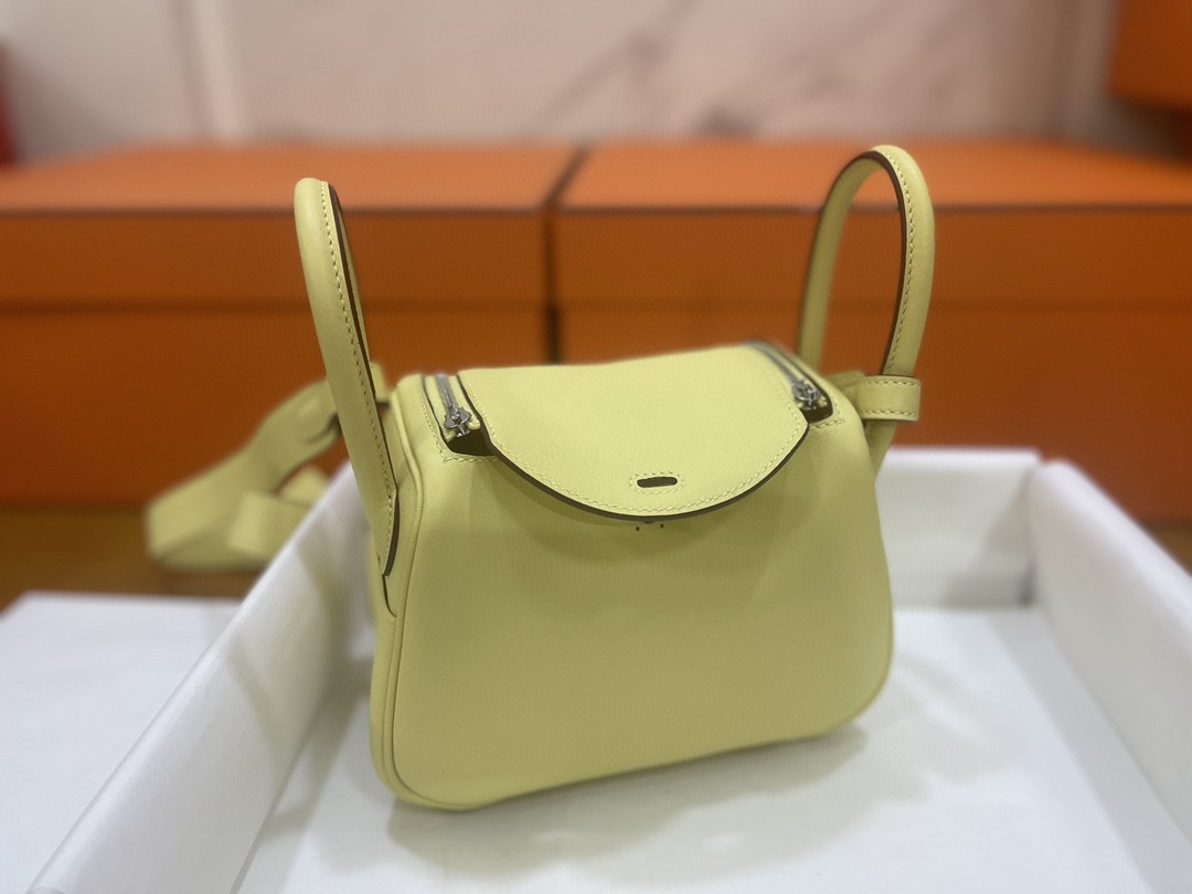 Hermès（爱马仕）Mini lindy 迷你琳迪 Swift 1Z 小鸡黄 银扣 20cm