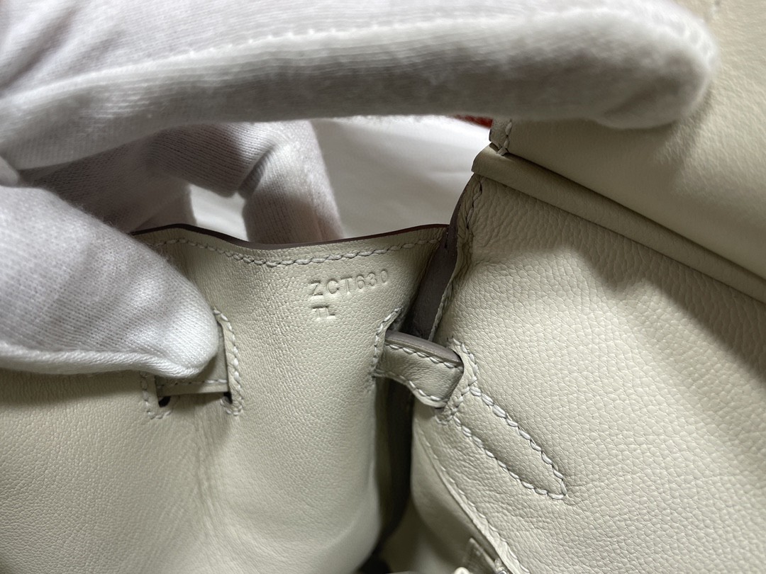 Hermès（爱马仕）Birkin 铂金包 Swift 奶昔白 银扣 25cm