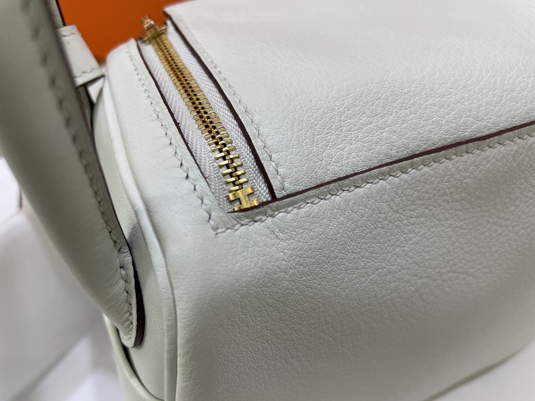 Hermès（爱马仕）Mini lindy 迷你琳迪 Swift i2 奶油白 金扣 20cm