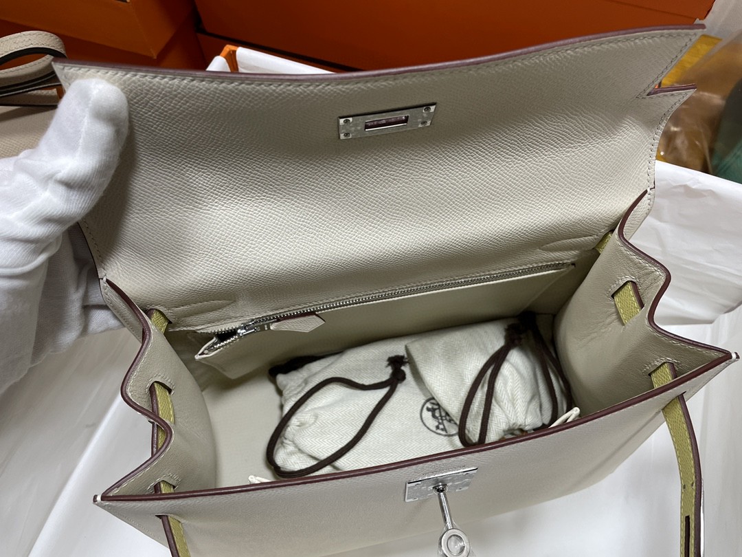 Hermès（爱马仕）kelly 凯莉包 epsom 奶昔白 拼 小鸡黄 拼 芝麻色 银扣 28cm