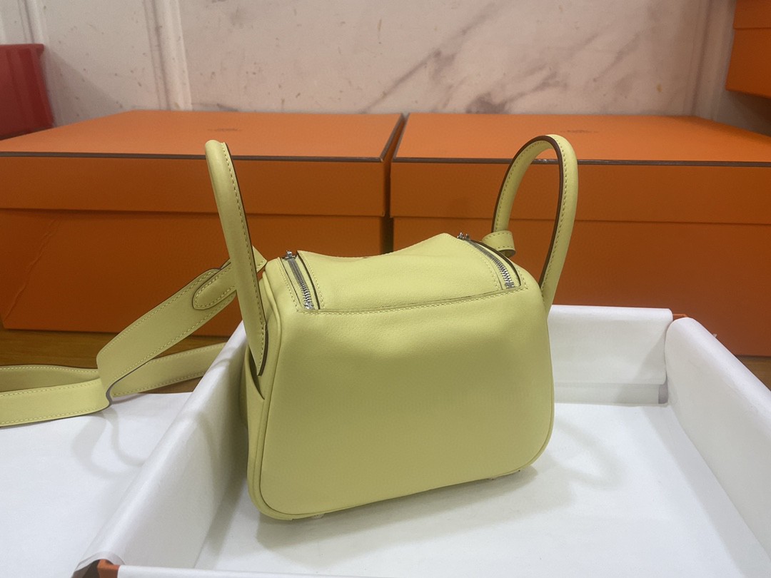 Hermès（爱马仕）Mini lindy 迷你琳迪 Swift 1Z 小鸡黄 银扣 20cm