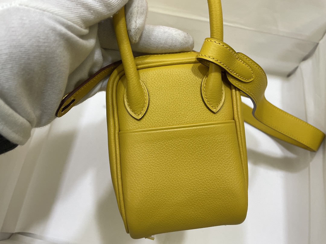 Hermès（爱马仕）mini lindy 迷你琳迪包 Ever color 9D 琥珀黄 金扣 20cm