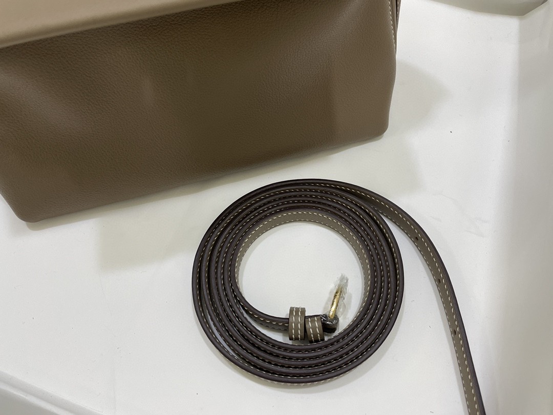 Hermès（爱马仕）mini 2424 ever color 拼 swift皮 大象灰 金扣 21cm