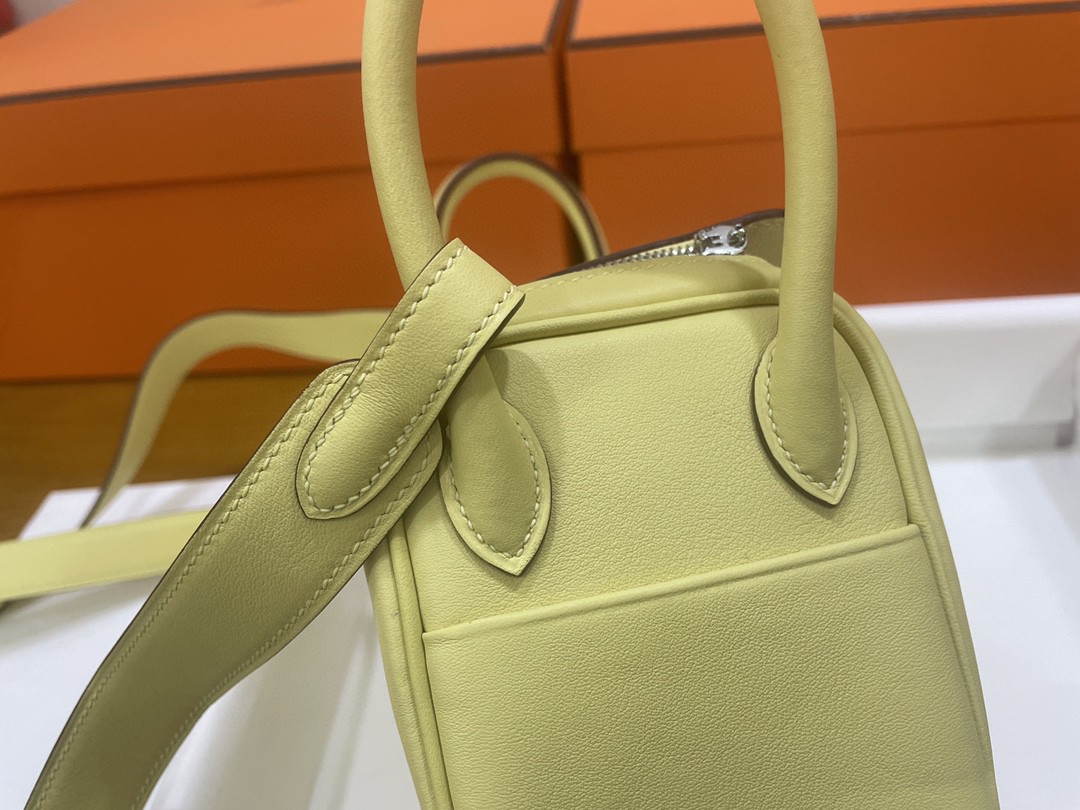 Hermès（爱马仕）Mini lindy 迷你琳迪 Swift 1Z 小鸡黄 银扣 20cm