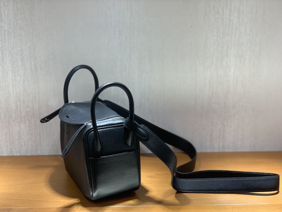 Hermès（爱马仕）mini lindy 迷你琳迪包 Swift 黑色 银扣