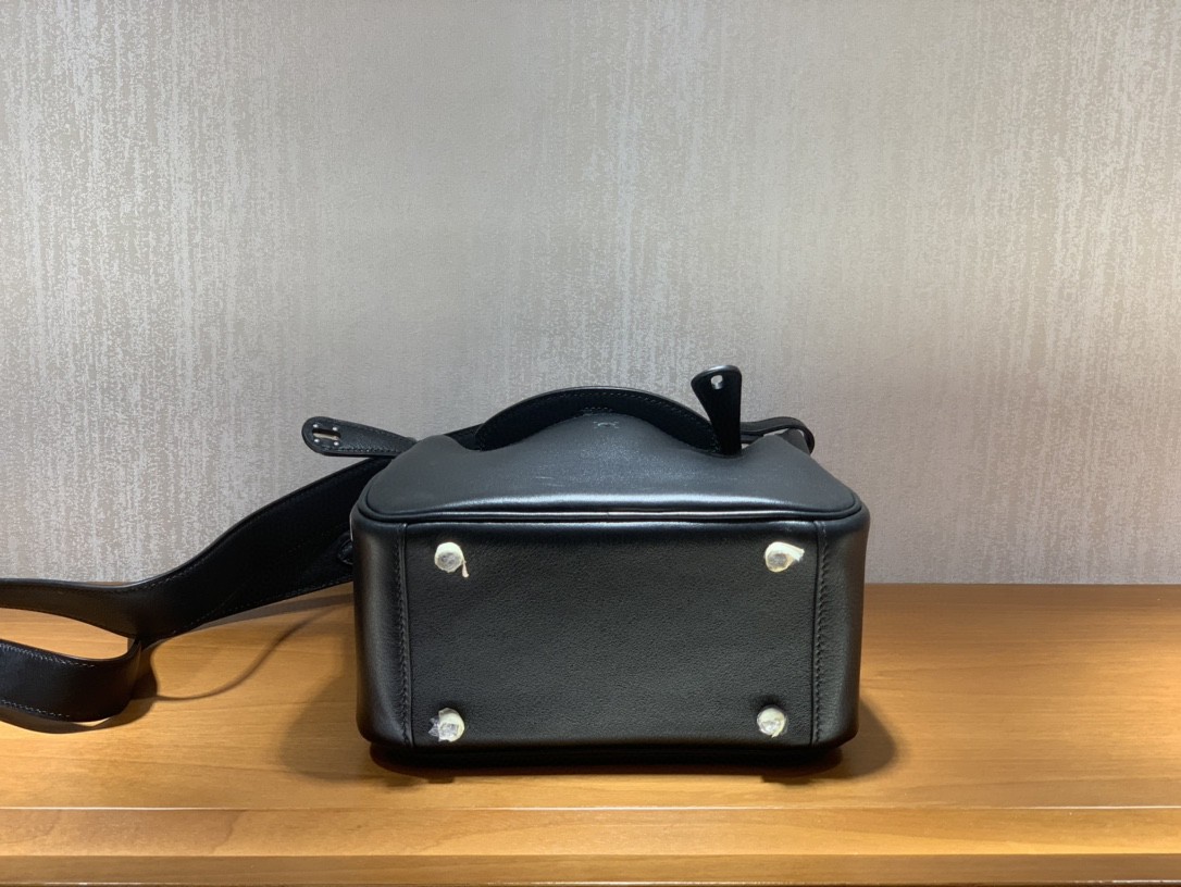 Hermès（爱马仕）mini lindy 迷你琳迪包 Swift 黑色 银扣