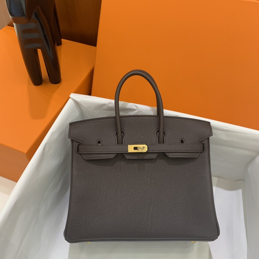Hermès（爱马仕）Birkin 铂金包 Togo 0G 马鞍红 金扣 25cm