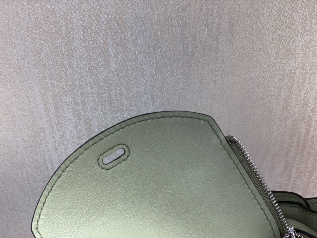 Hermès（爱马仕）mini lindy 迷你琳迪包 Swift Q1 鼠尾草绿 银扣