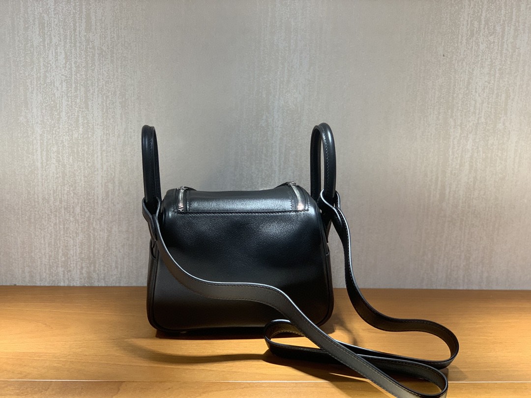 Hermès（爱马仕）mini lindy 迷你琳迪包 Swift 黑色 银扣