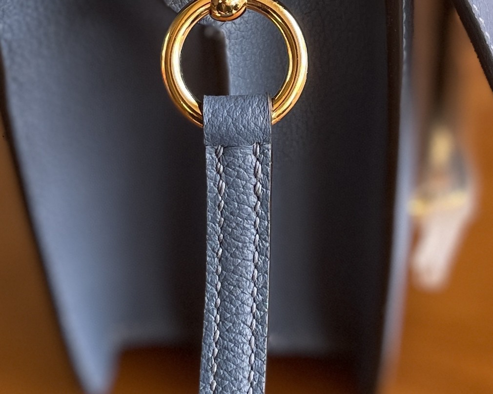 Hermès（爱马仕）Roulis 猪鼻子 evercolor R2 玛瑙蓝 金扣 18cm