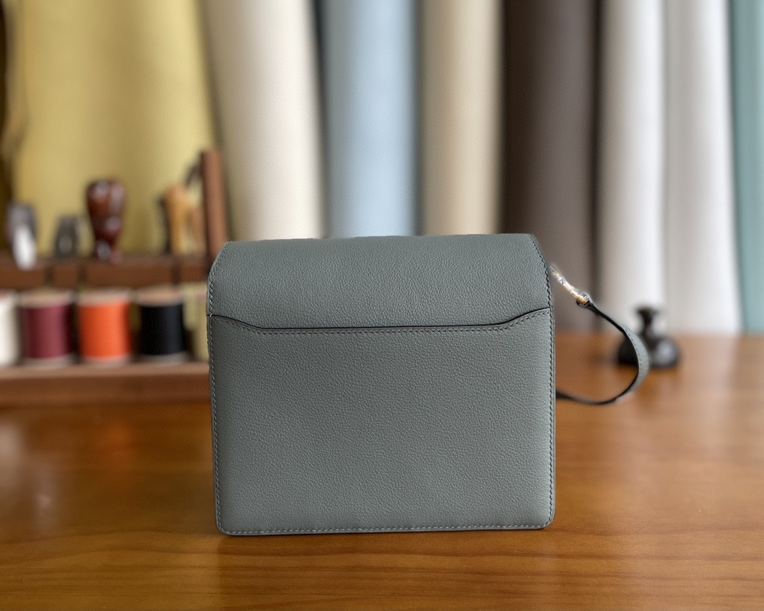 Hermès（爱马仕）Roulis 猪鼻子 evercolor 杏仁绿 金扣 18cm