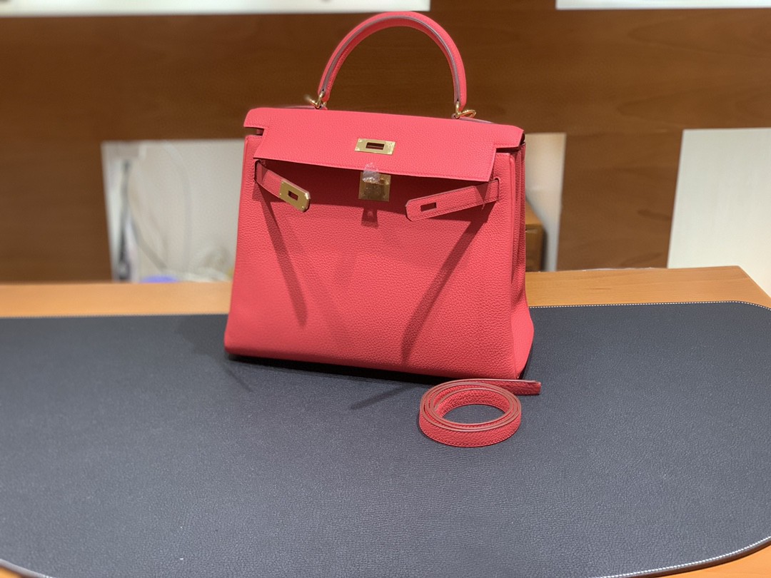 Hermès（爱马仕）Kelly 凯莉包 Togo 8W 唇膏粉 金扣 28cm