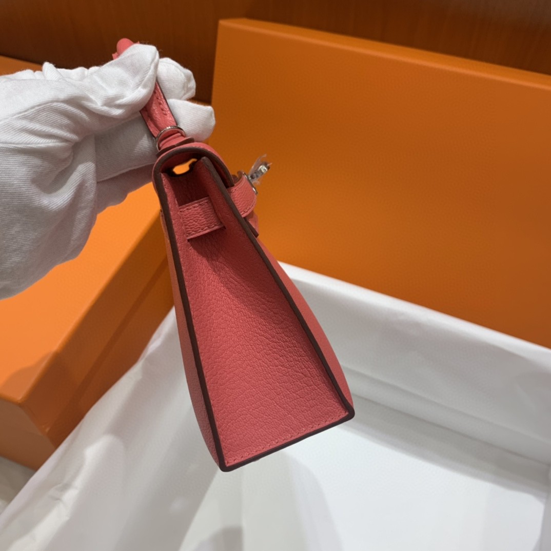 Hermès（爱马仕）mini Kelly 山羊皮 8W 唇膏粉 银扣 19cm