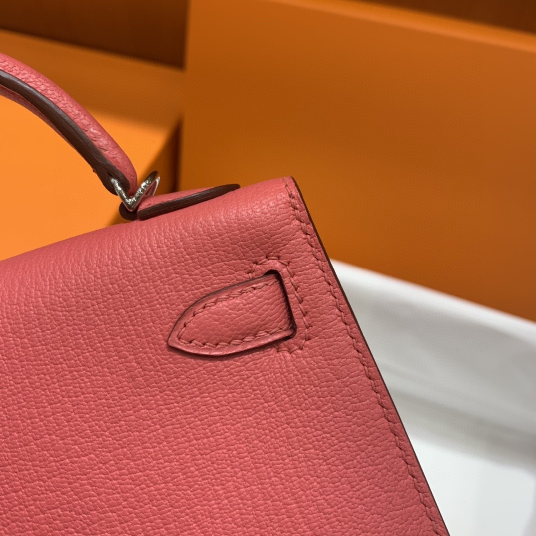 Hermès（爱马仕）mini Kelly 山羊皮 8W 唇膏粉 银扣 19cm