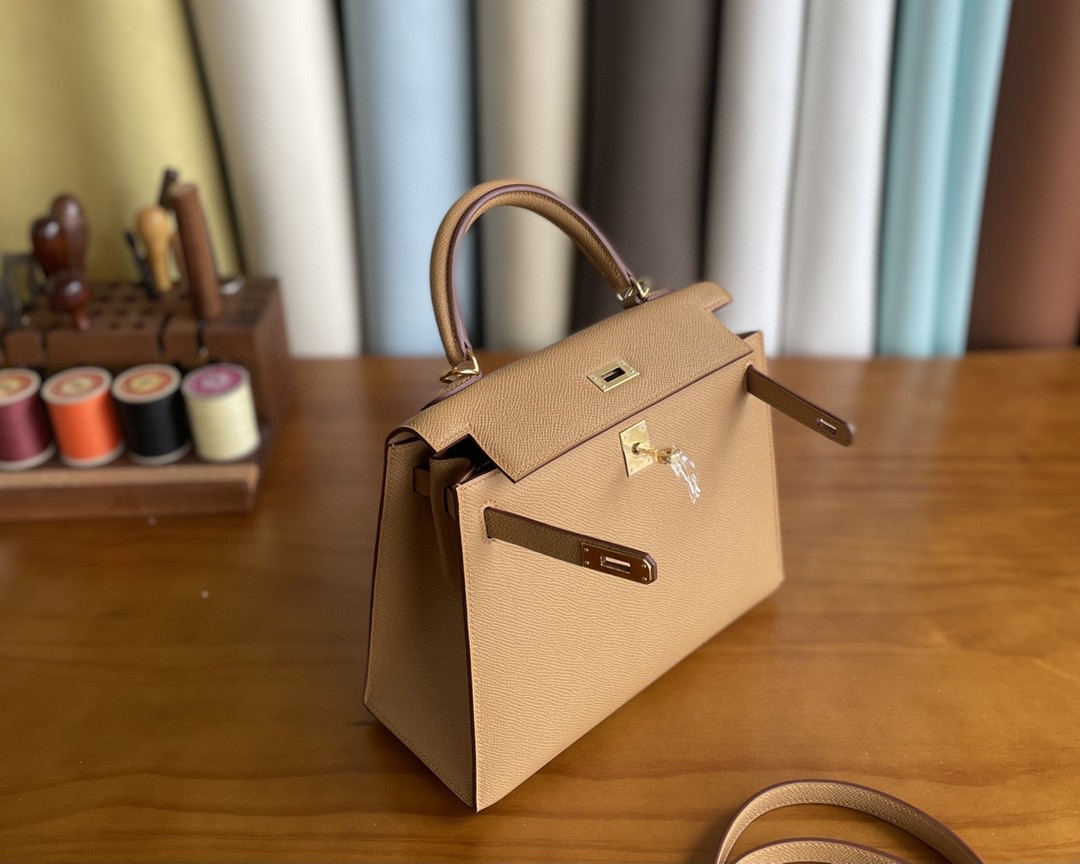 Hermès（爱马仕）Kelly 凯莉包 Epsom 2b 饼干色 金扣 25cm