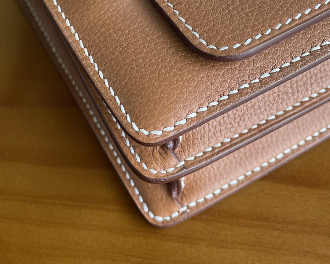 Hermès（爱马仕）Roulis 猪鼻子 evercolor 金棕色 银扣 18cm