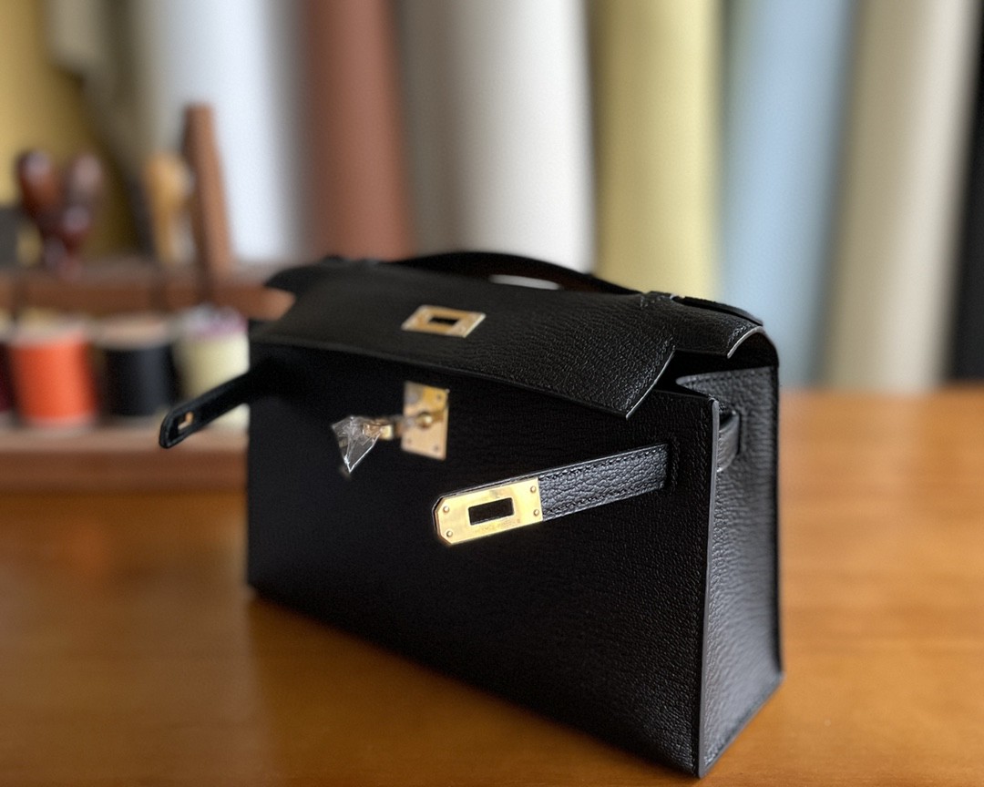 Hermès（爱马仕）mini kelly pochette 山羊皮 黑色 金扣 22cm
