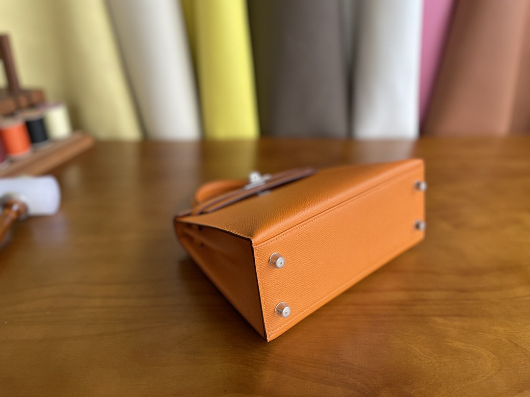 Hermès（爱马仕）Kelly 凯莉包 Epsom i9 杏黄色 银扣 25cm