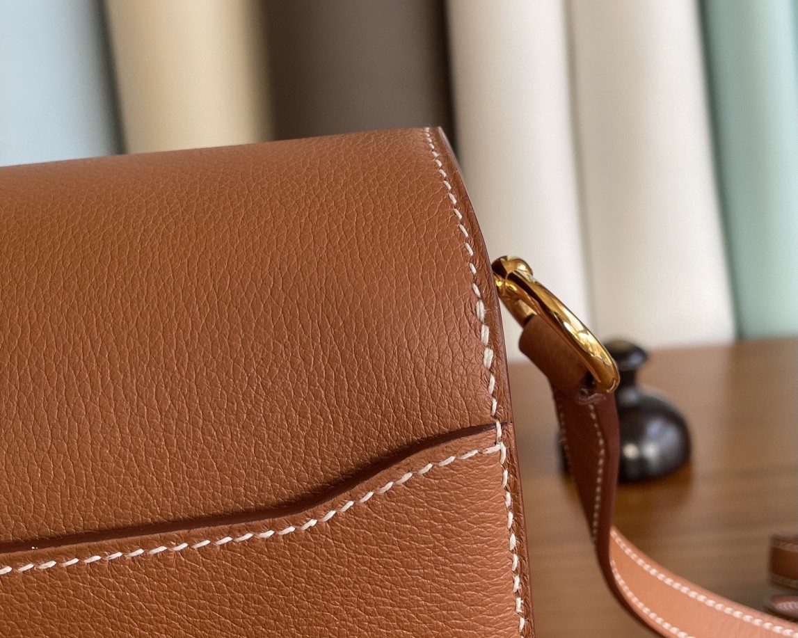 Hermès（爱马仕）Roulis 猪鼻子 evercolor 金棕色 金扣 23cm