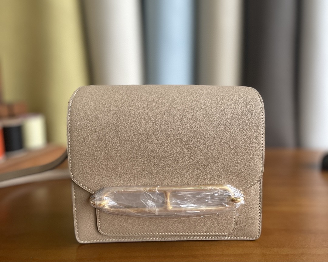 Hermès（爱马仕）Roulis 猪鼻子 evercolor s2 风衣灰 金扣 18cm
