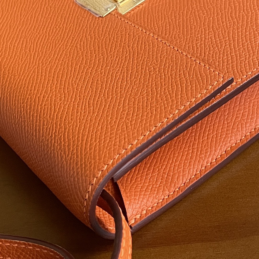 Hermès（爱马仕）clic 挎包 Epsom 经典橙 金扣 16cm