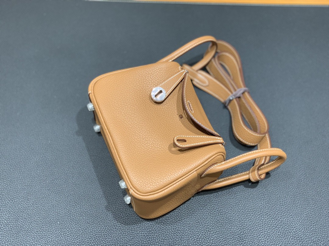 Hermès（爱马仕）Mini Lindy 迷你琳迪包 TC 金棕色 银扣 20cm