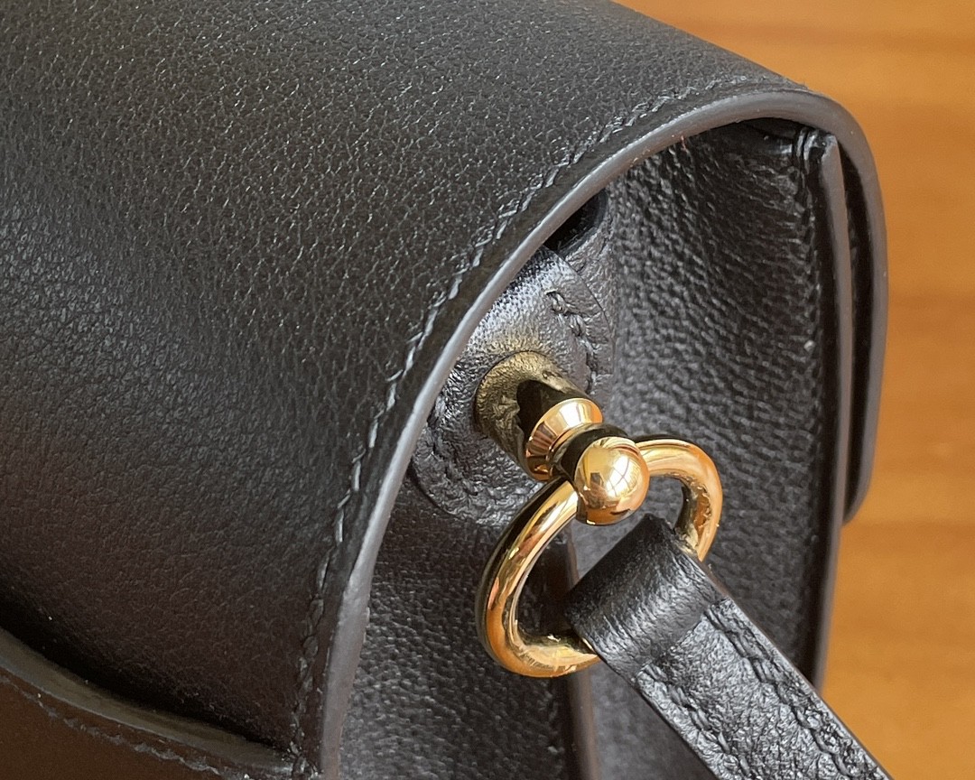 Hermès（爱马仕）Roulis 猪鼻子 evercolor 黑色 金扣 18cm