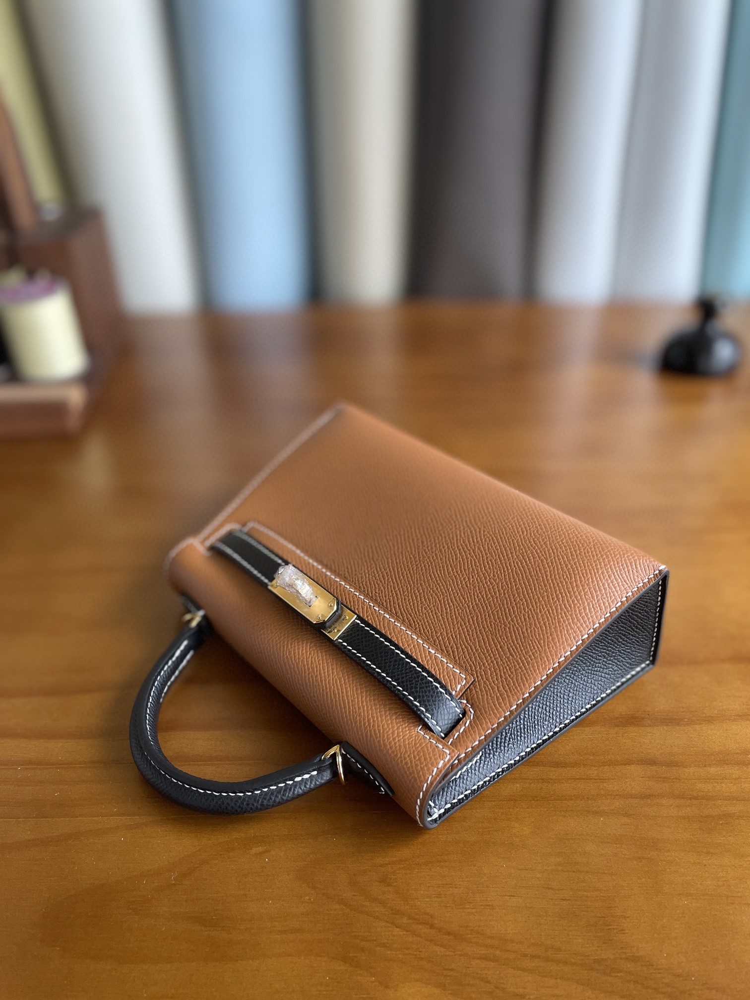Hermès（爱马仕）Mini kelly 迷你凯莉 Epsom 金棕色 拼 黑色 金扣 19cm