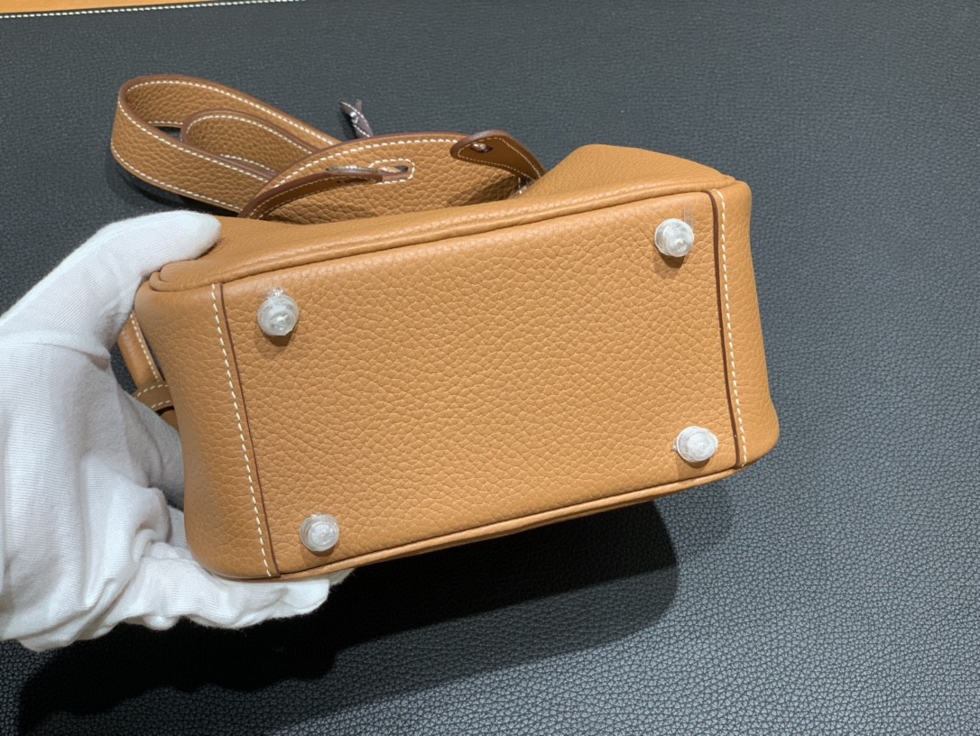 Hermès（爱马仕）Mini Lindy 迷你琳迪包 TC 金棕色 银扣 20cm