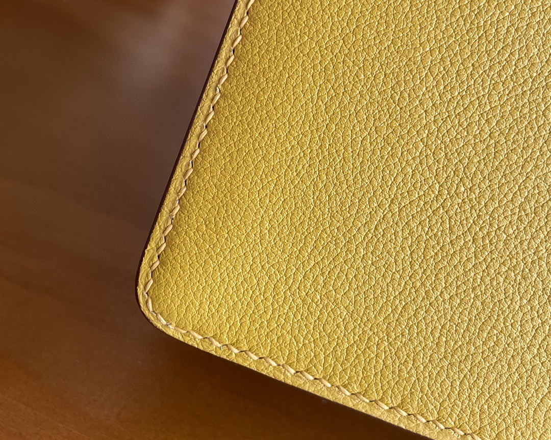 Hermès（爱马仕）Roulis 猪鼻子 evercolor 9D 琥珀黄 金扣 18cm