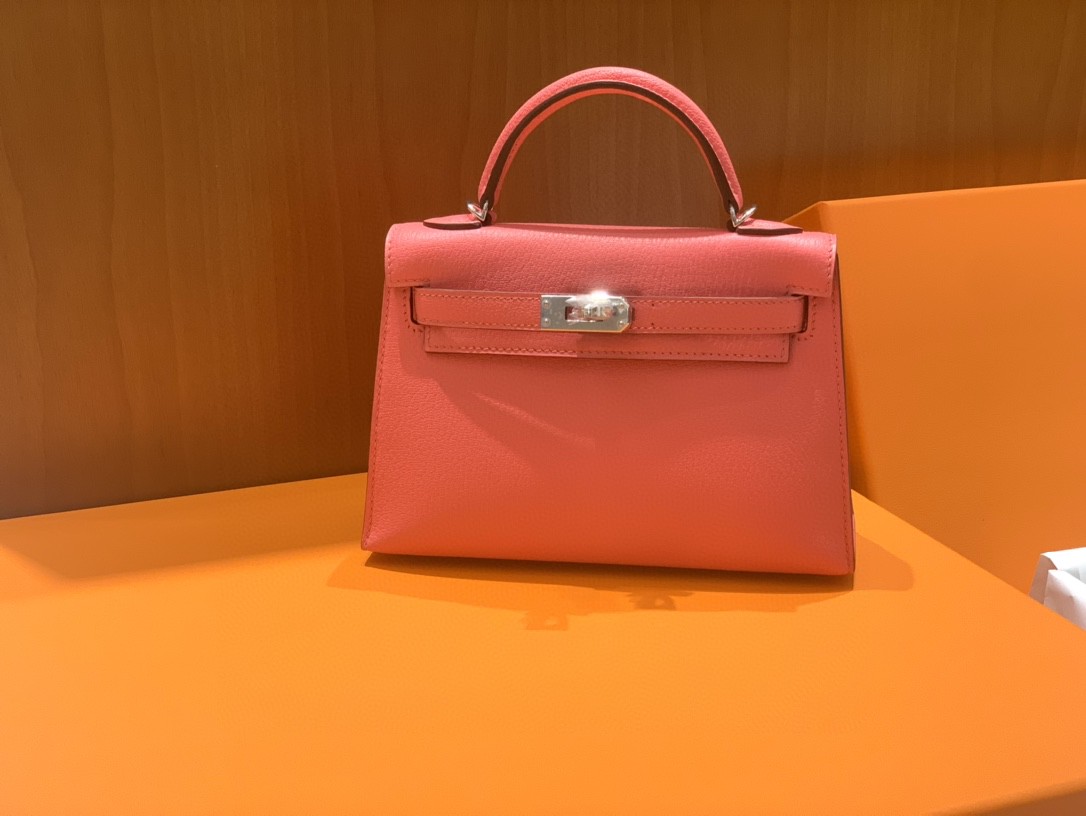 Hermès（爱马仕）mini Kelly 山羊皮 8W 唇膏粉 银扣 19cm