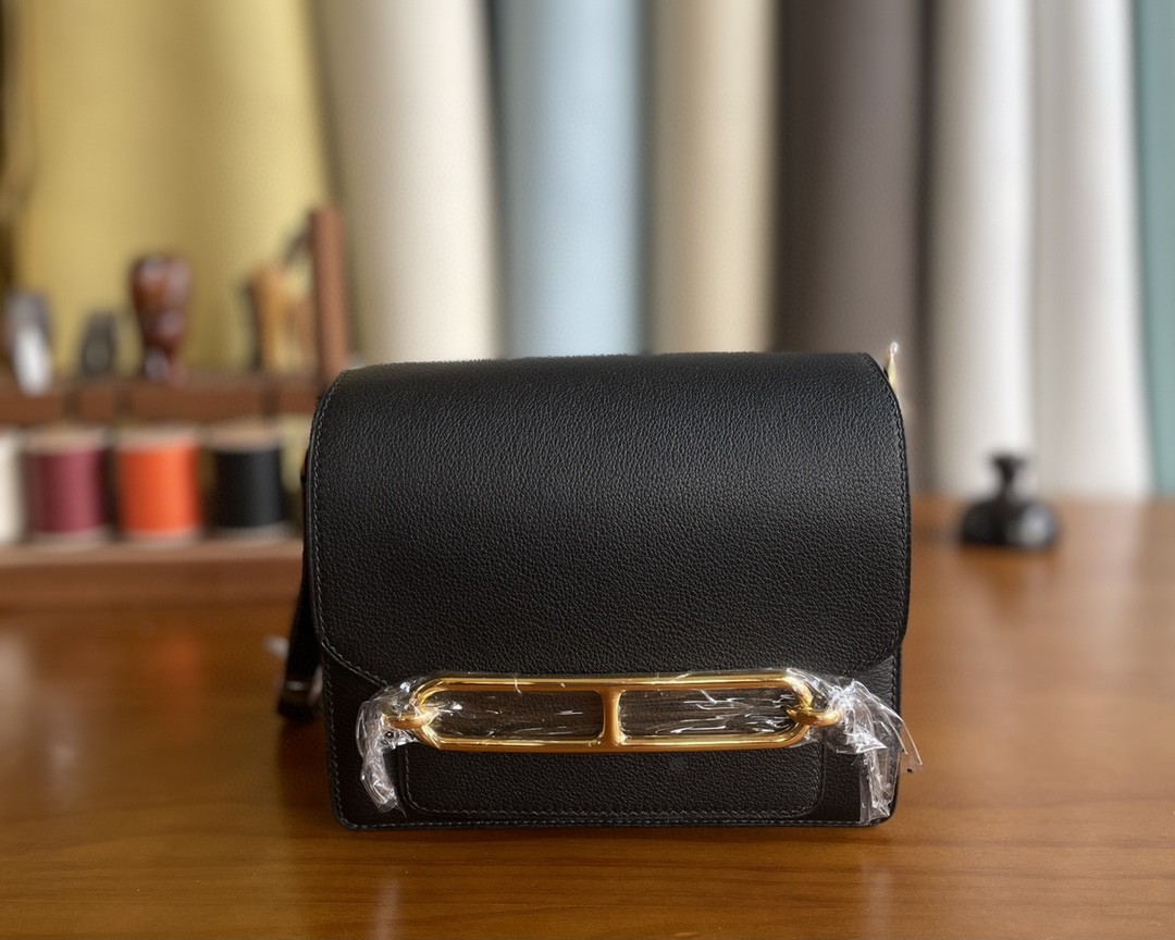 Hermès（爱马仕）Roulis 猪鼻子 evercolor 黑色 金扣 18cm
