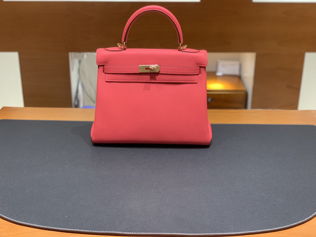 Hermès（爱马仕）Kelly 凯莉包 Togo 8W 唇膏粉 金扣 28cm