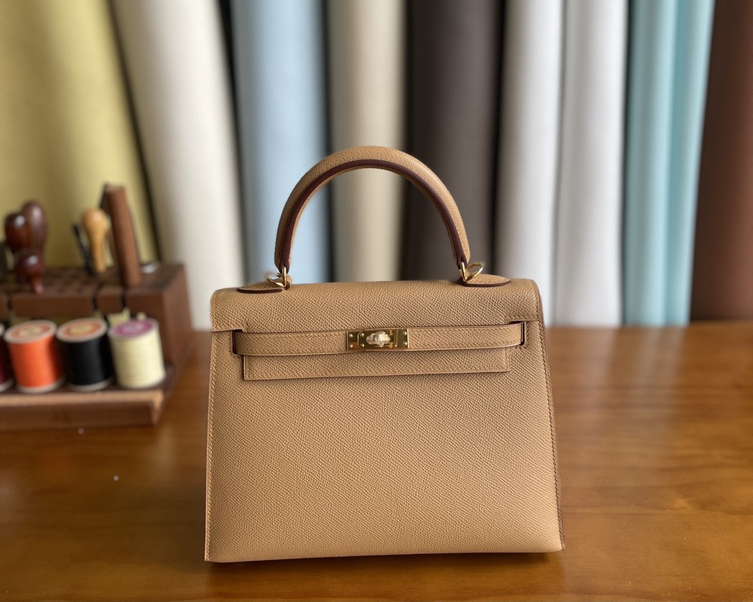Hermès（爱马仕）Kelly 凯莉包 Epsom 2b 饼干色 金扣 25cm