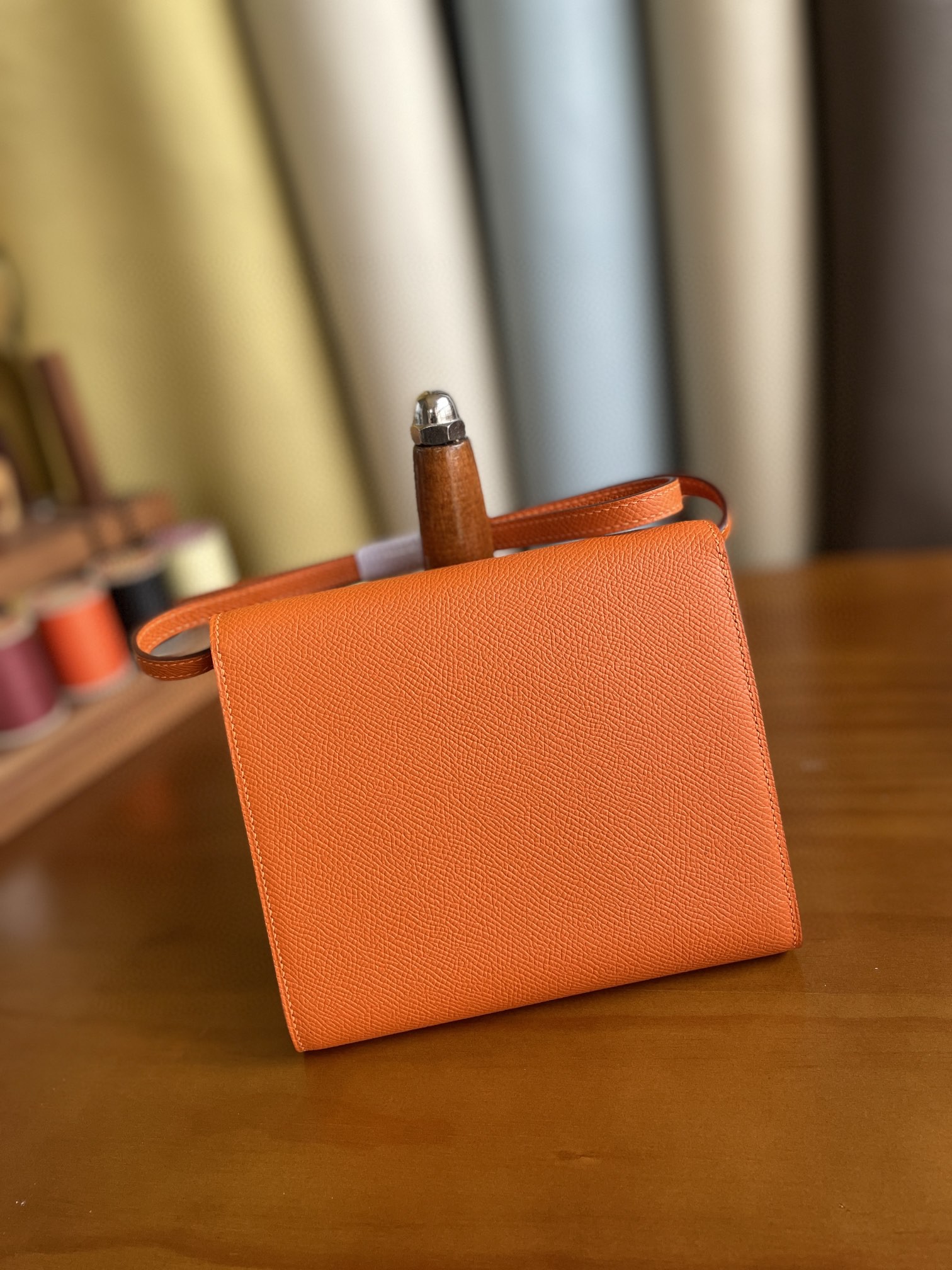 Hermès（爱马仕）clic 挎包 Epsom 经典橙 银扣 16cm