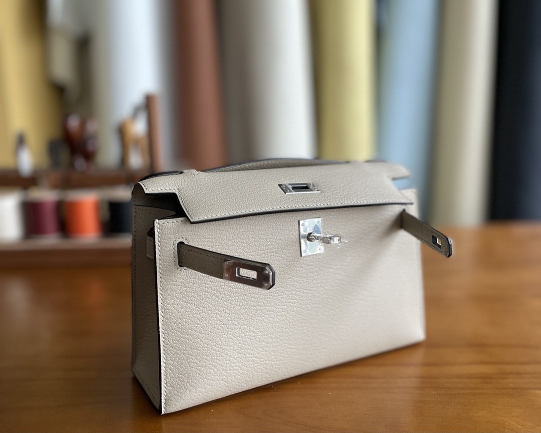 Hermès（爱马仕）mini kelly pochette 山羊皮 m8 沥青灰 银扣 22cm