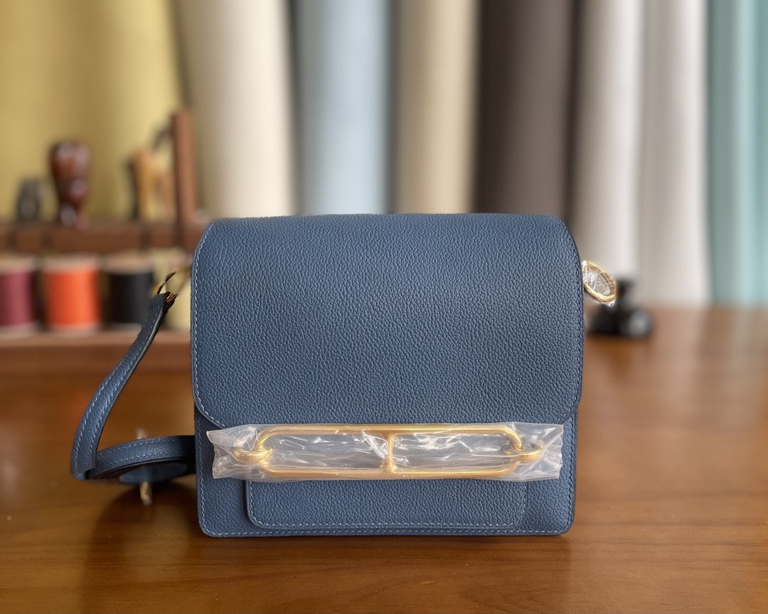 Hermès（爱马仕）Roulis 猪鼻子 evercolor R2 玛瑙蓝 金扣 18cm