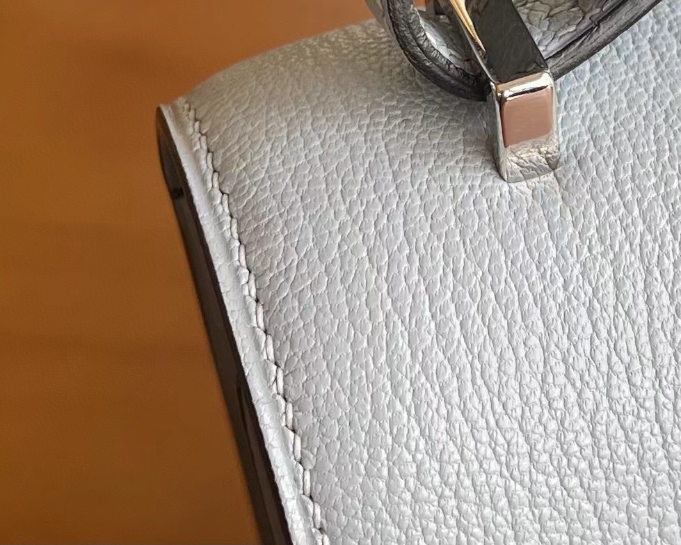 Hermès（爱马仕）Constance 空姐包 山羊皮 8U 冰川蓝 银扣 18cm
