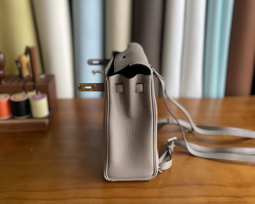 Hermès（爱马仕）kelly ado 双肩包 Tc皮 m8 沥青灰 金扣