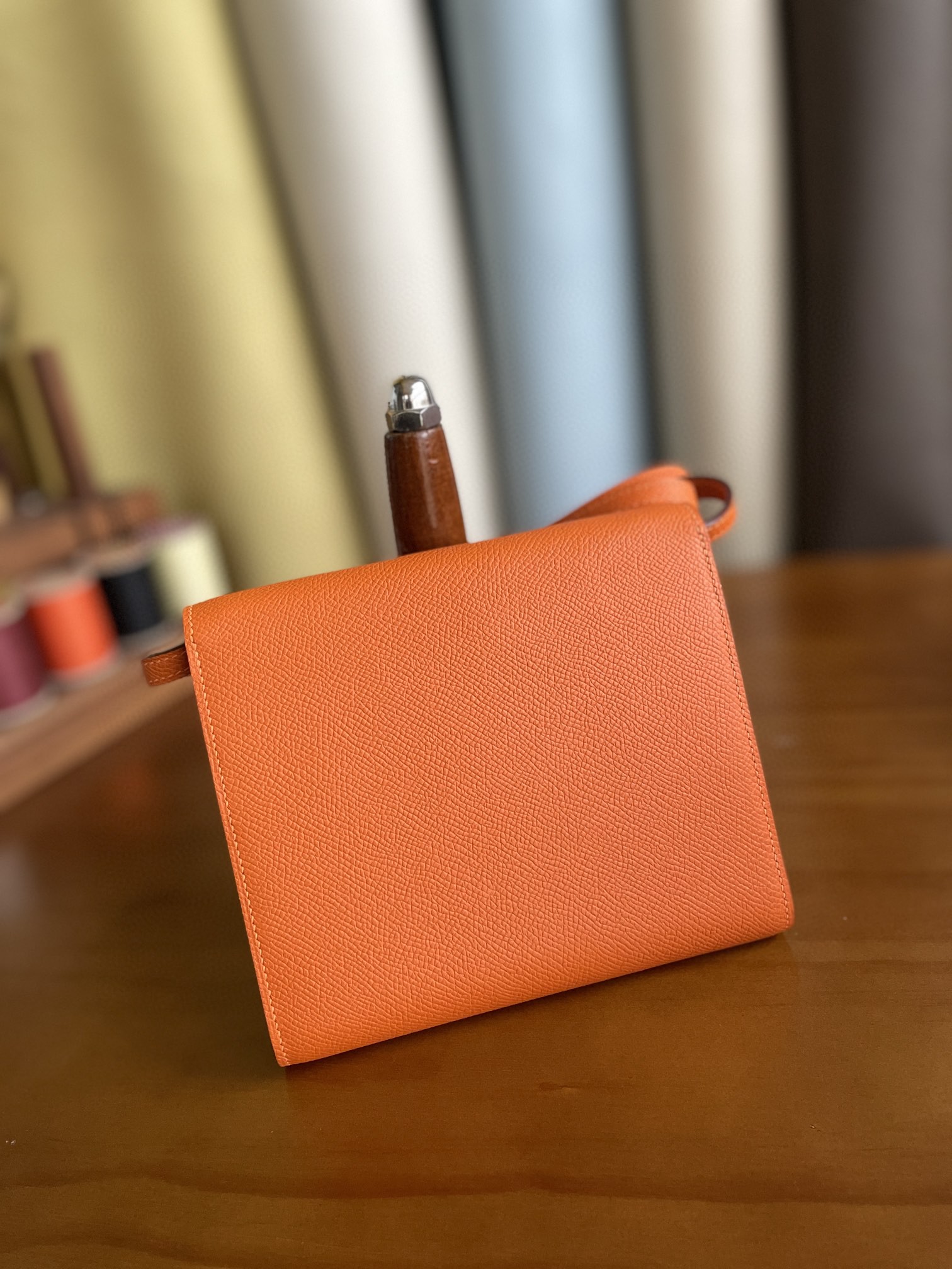 Hermès（爱马仕）clic 挎包 Epsom 经典橙 金扣 16cm